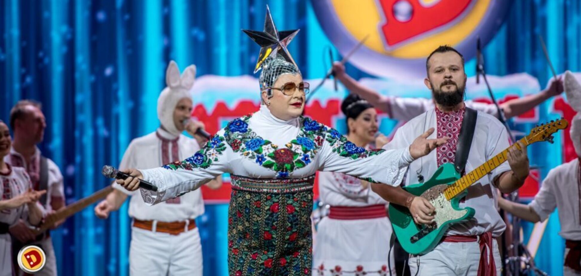 Вєрка Сердючка заспівала пісню 'Батько наш – Бандера'. Відео