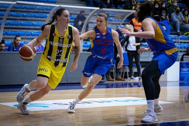 Украинская баскетболистка Ягупова провела яркий матч в Евролиге. Опубликовано видео