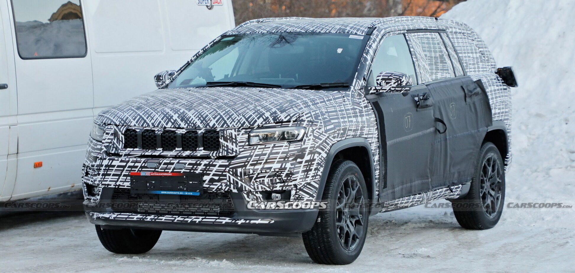 Jeep тестирует прототипы Commander в Европе