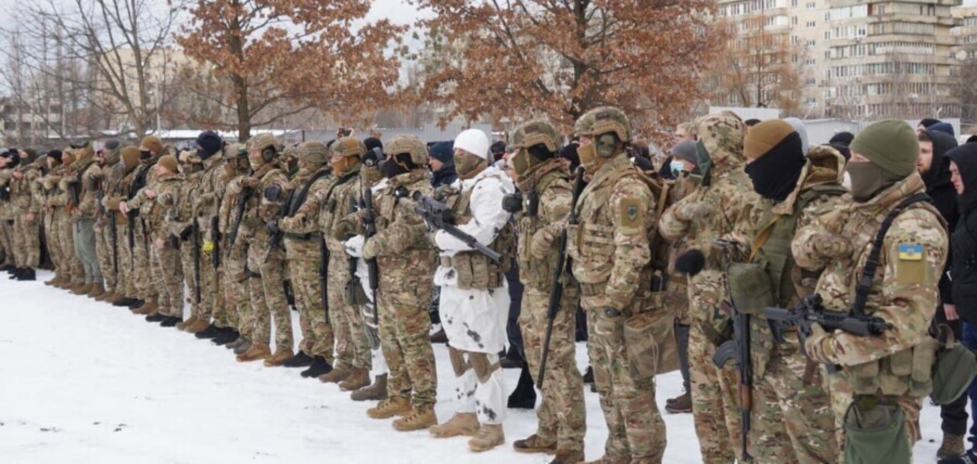 Якщо завтра війна: представники Нацкорпусу навчали населення, як діяти в разі нападу РФ