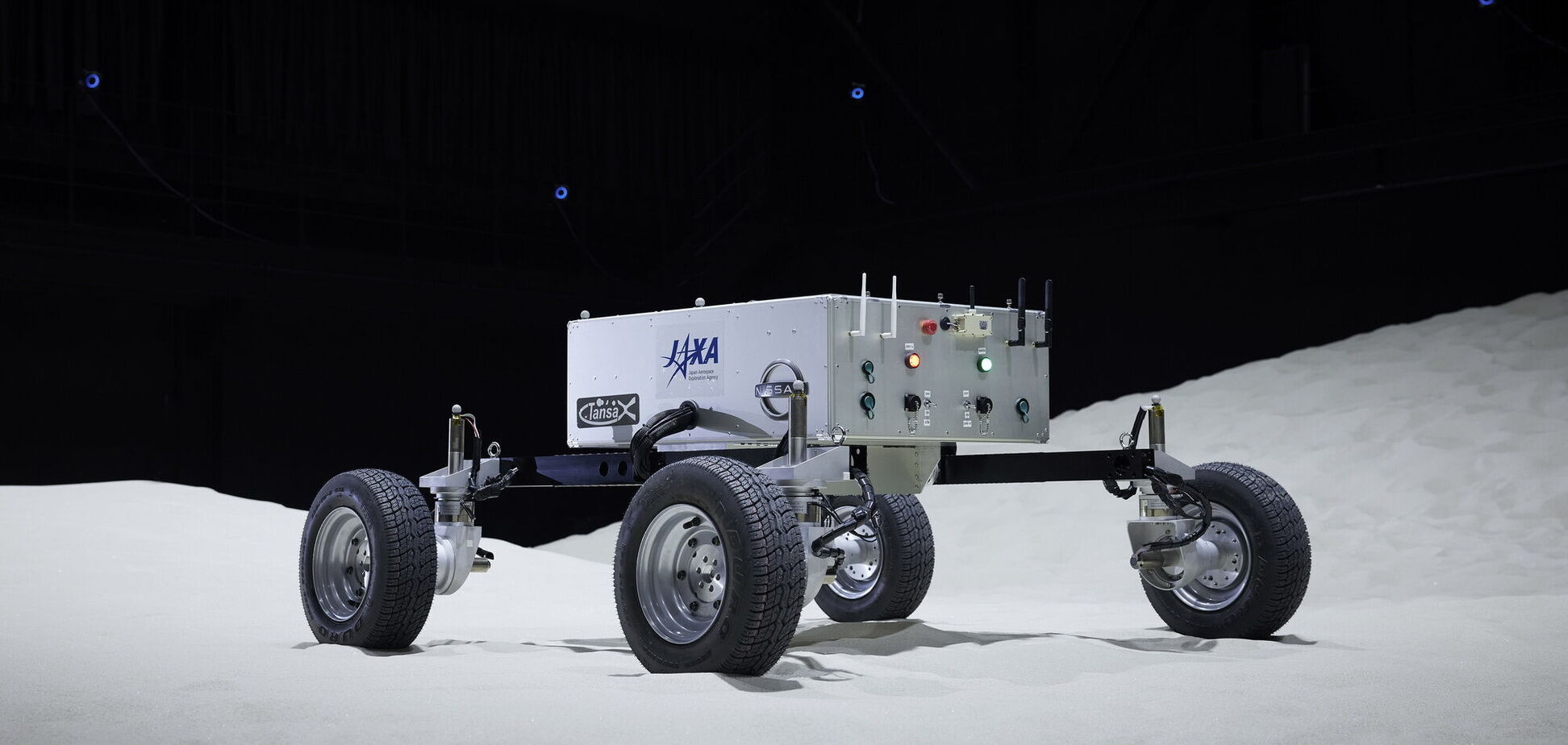 Nissan представил прототип электического лунохода. Видео