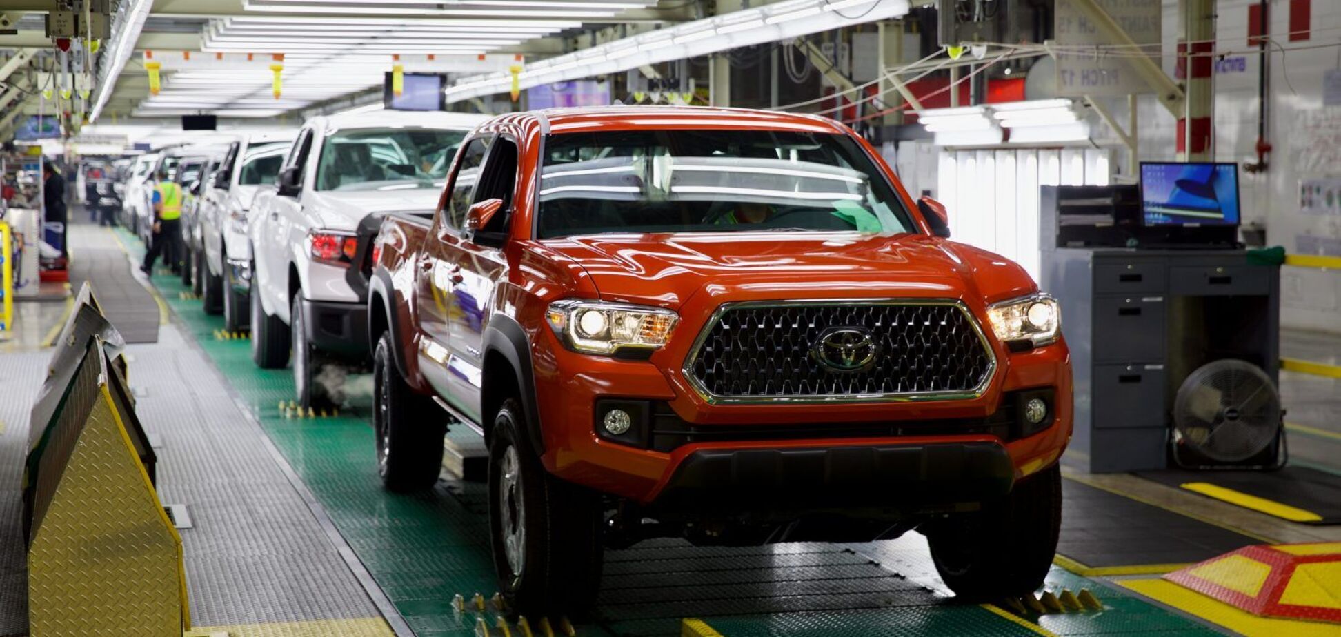 Toyota вперше випередила General Motors з продажу в США