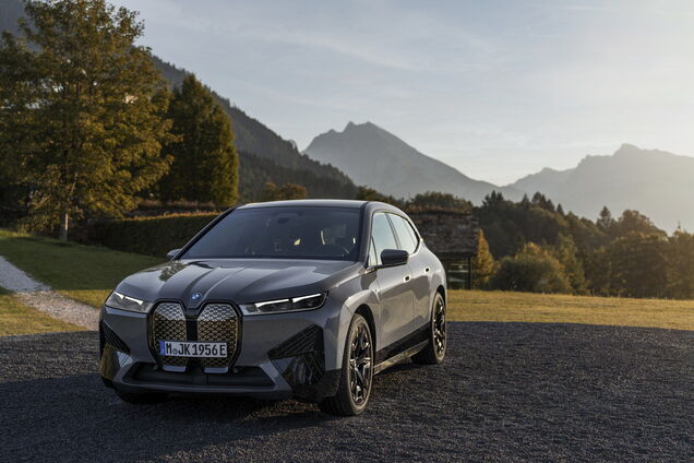 BMW M представила электрический кроссовер iX M60