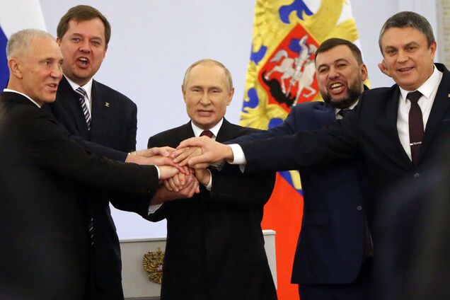 Світ тепер просто зобов'язаний поставити Росію на місце