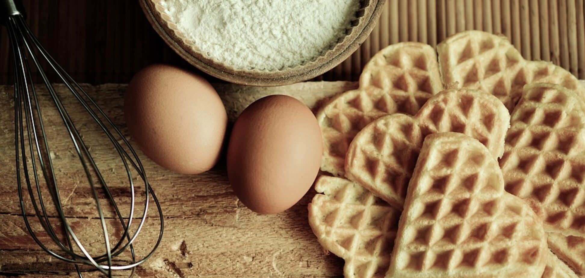 Чим замінити яйця у сирниках, млинцях і бісквіті: проста альтернатива