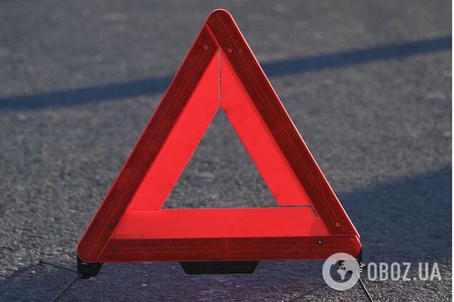 Один із легковиків перекинувся