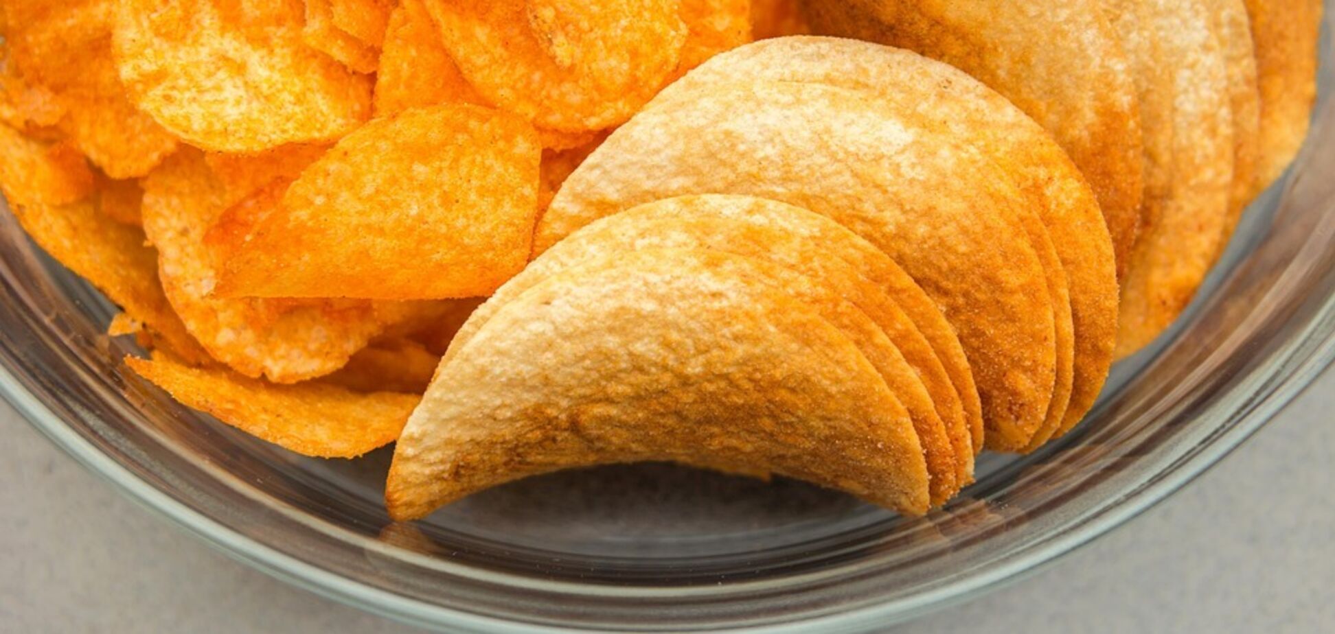 З чого приготувати безпечні картопляні чипси: можна їсти дітям
