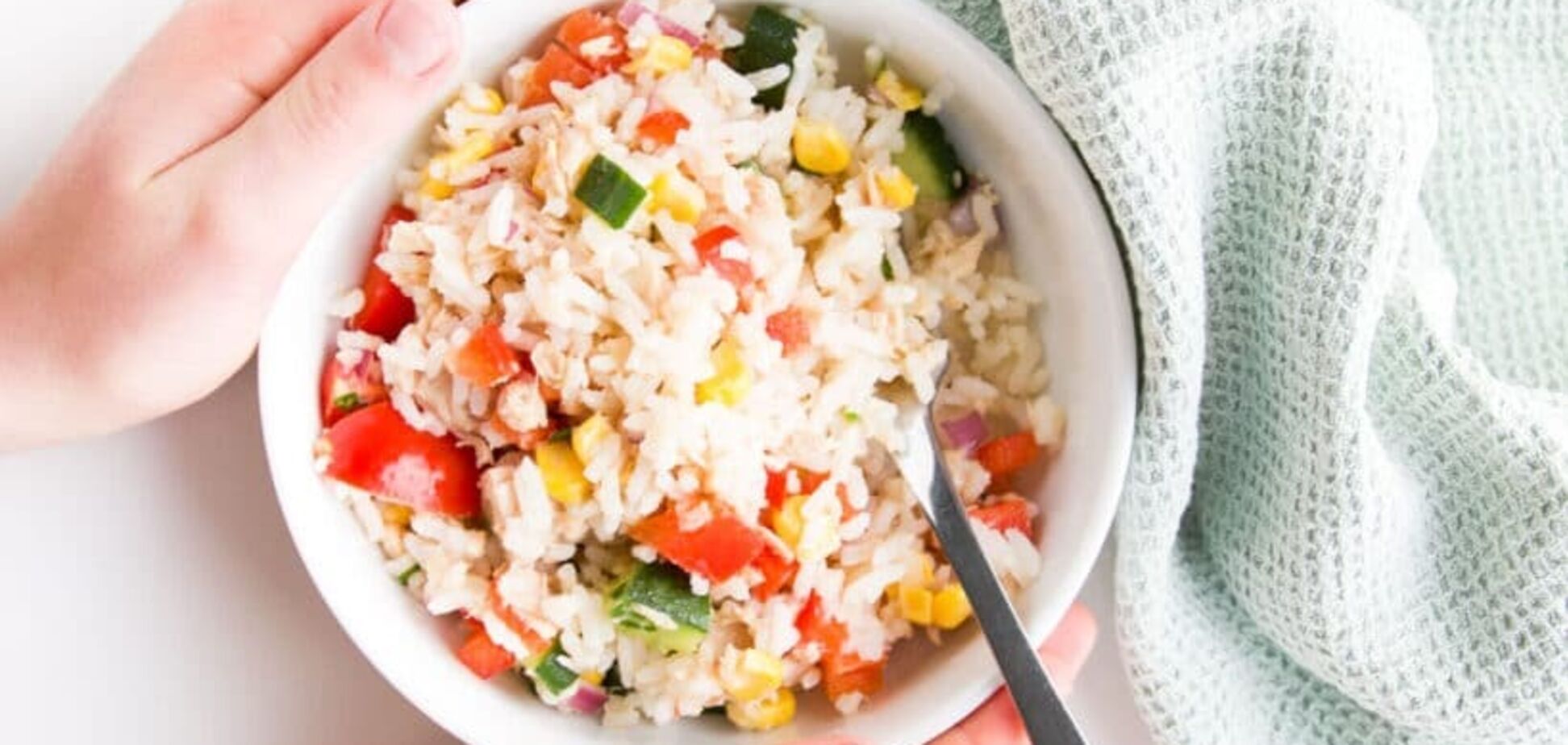 Який смачний салат приготувати з рисом: дуже бюджетна і проста страва 
