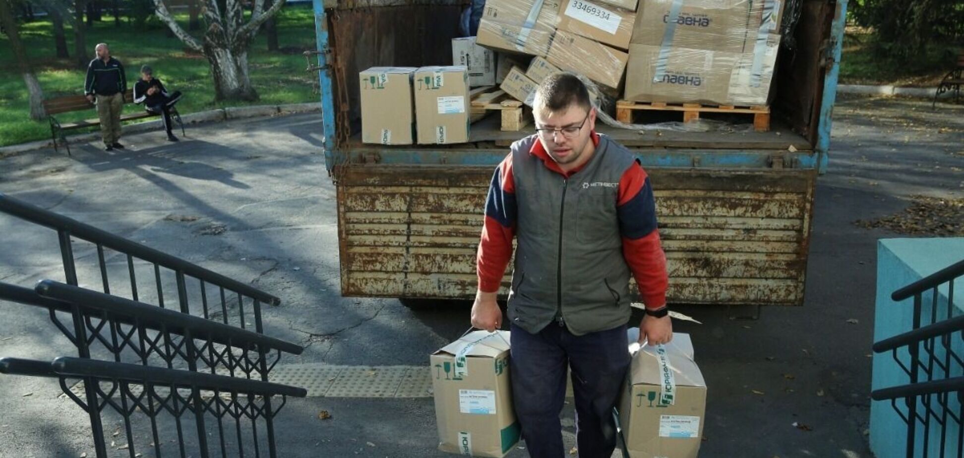 Ахметов передал в криворожские больницы медикаменты и оборудование на 52 млн грн