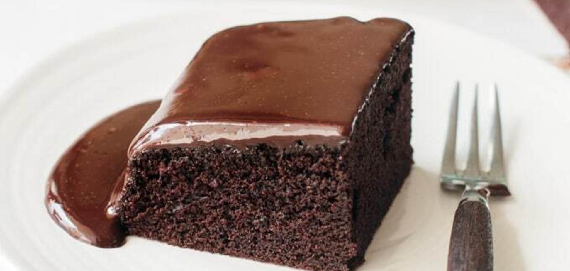 Шоколадный пирог, который готовится за 10 минут: элементарный десерт к чаю