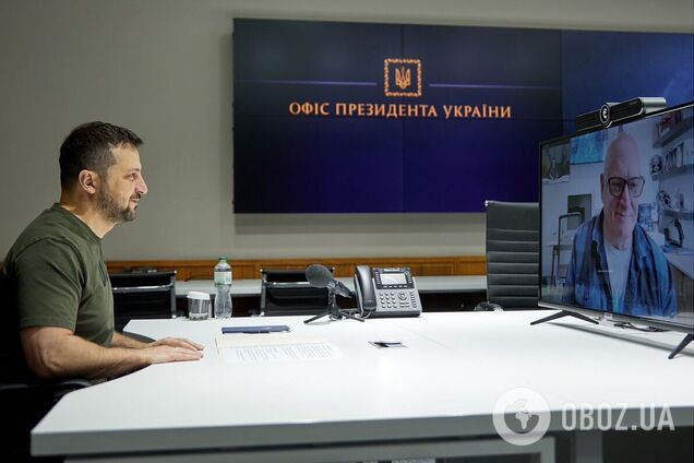 Астронавт Скотт Келли стал послом UNITED24 и подарил Украине машину скорой помощи