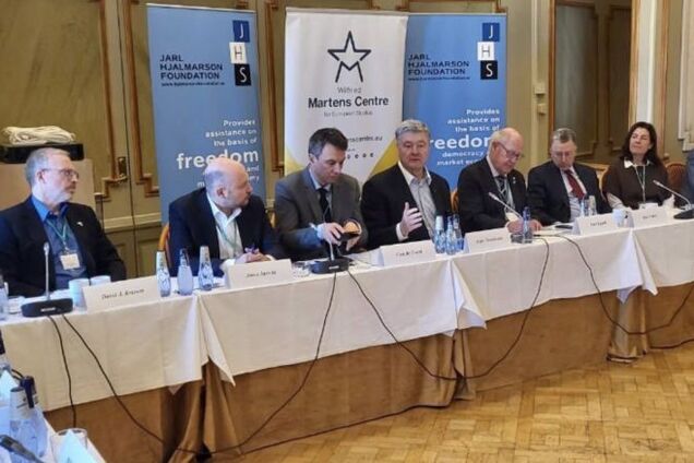 'Заплатили очень высокую цену': Порошенко в Швеции призвал предоставить Украине членство в НАТО