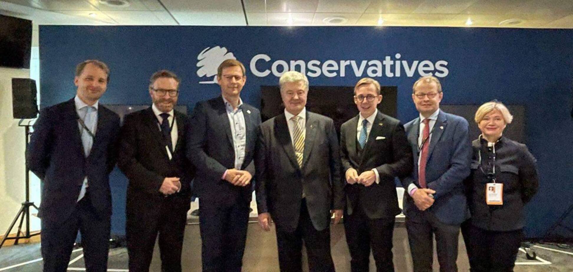 'Потрібно більше тиску': Порошенко закликав Британію, Німеччину та Канаду визнати Росію країною-спонсором тероризму