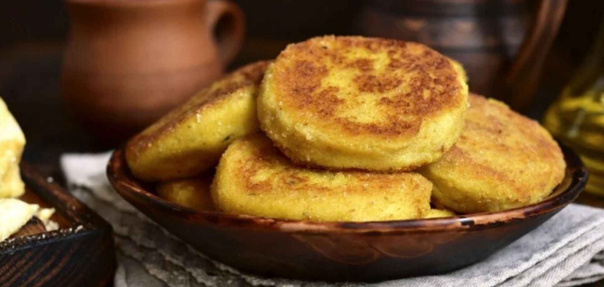 Смажені пиріжки з картоплею на сковороді: тісто готувати не треба