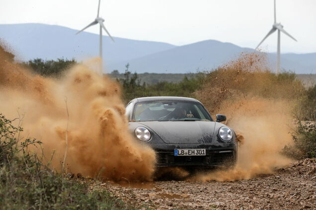 Porsche представит новый Porsche 911 Dakar в Лос-Анджелесе