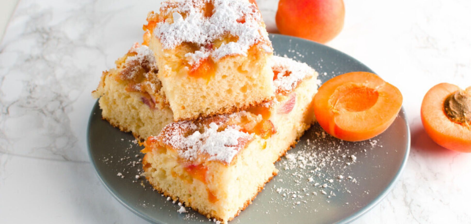 На чем приготовить пышный пирог с абрикосами: тесто получается очень нежным