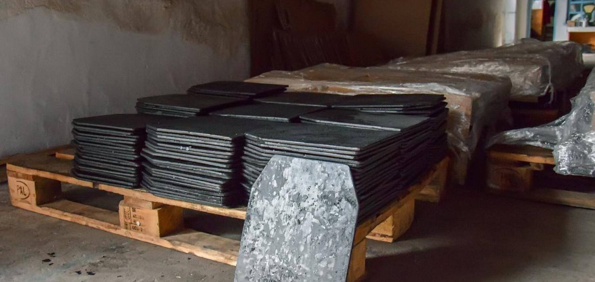 В Сумской области изготовят 700 бронежилетов из стали 'Метинвеста'