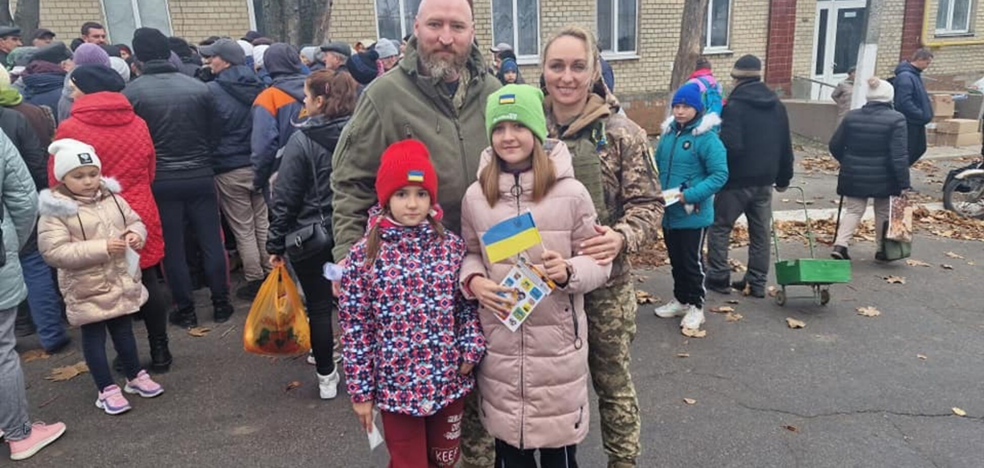Берислав на Херсонщине до сих пор под обстрелами: люди со слезами приветствуют возвращение Украины