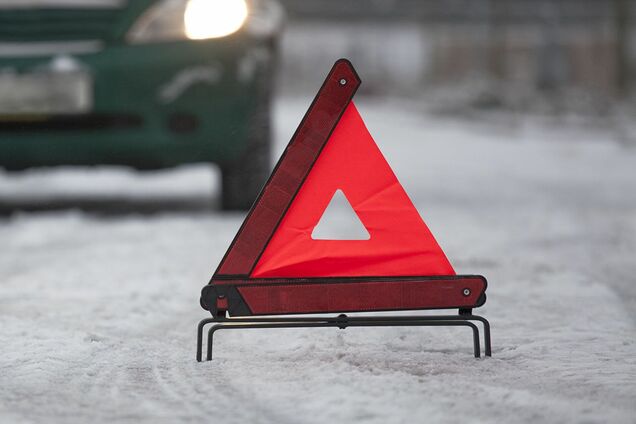 ДТП произошло на скользкой дороге