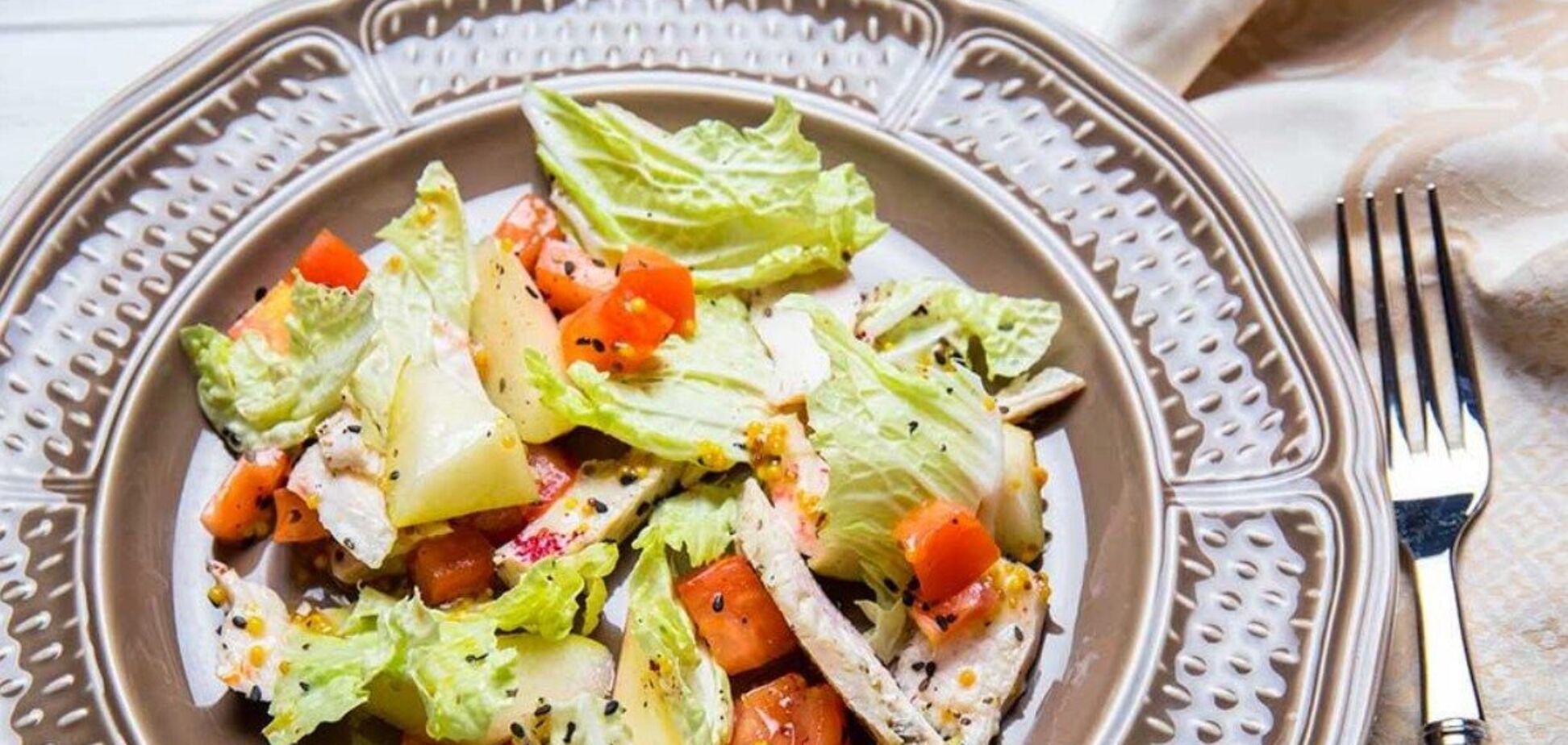 Самый простой салат из трех ингредиентов: рецепт без майонеза