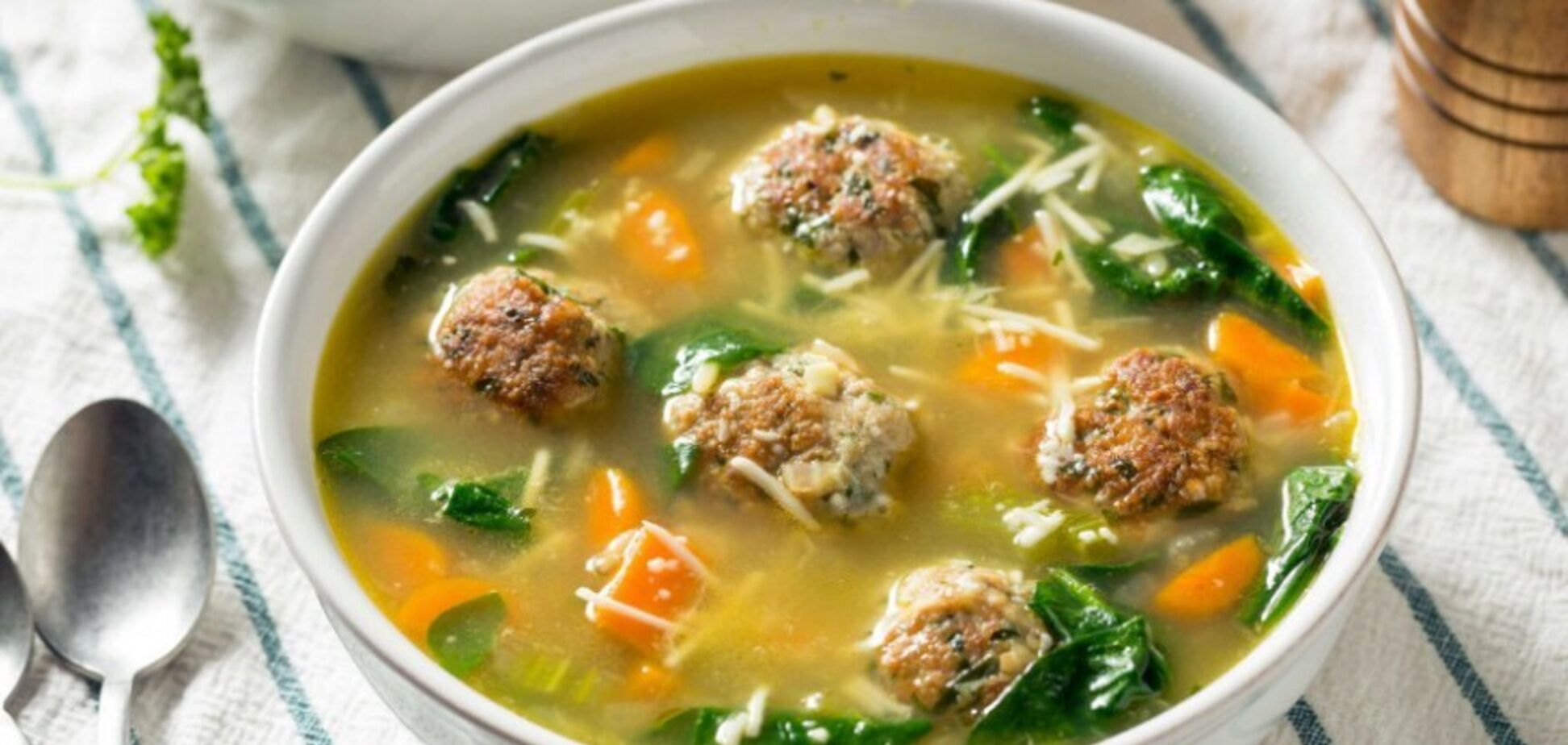Как вкусно приготовить суп с фрикадельками: что следует добавить