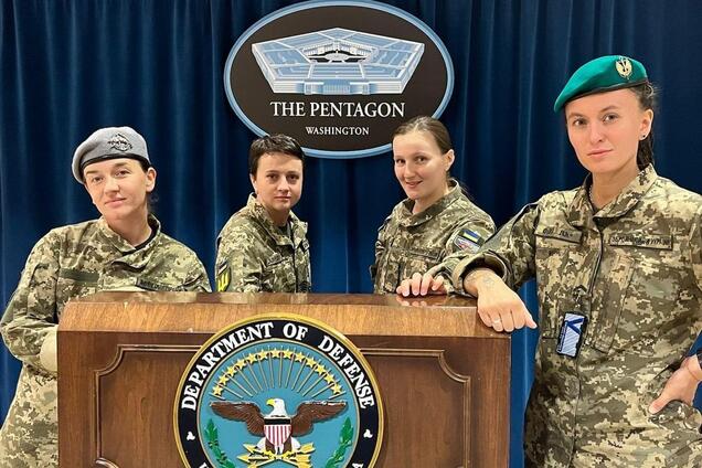 Українська жінка на війні: хто і як допомагає нашим дівчатам перемагати російських окупантів із комфортом