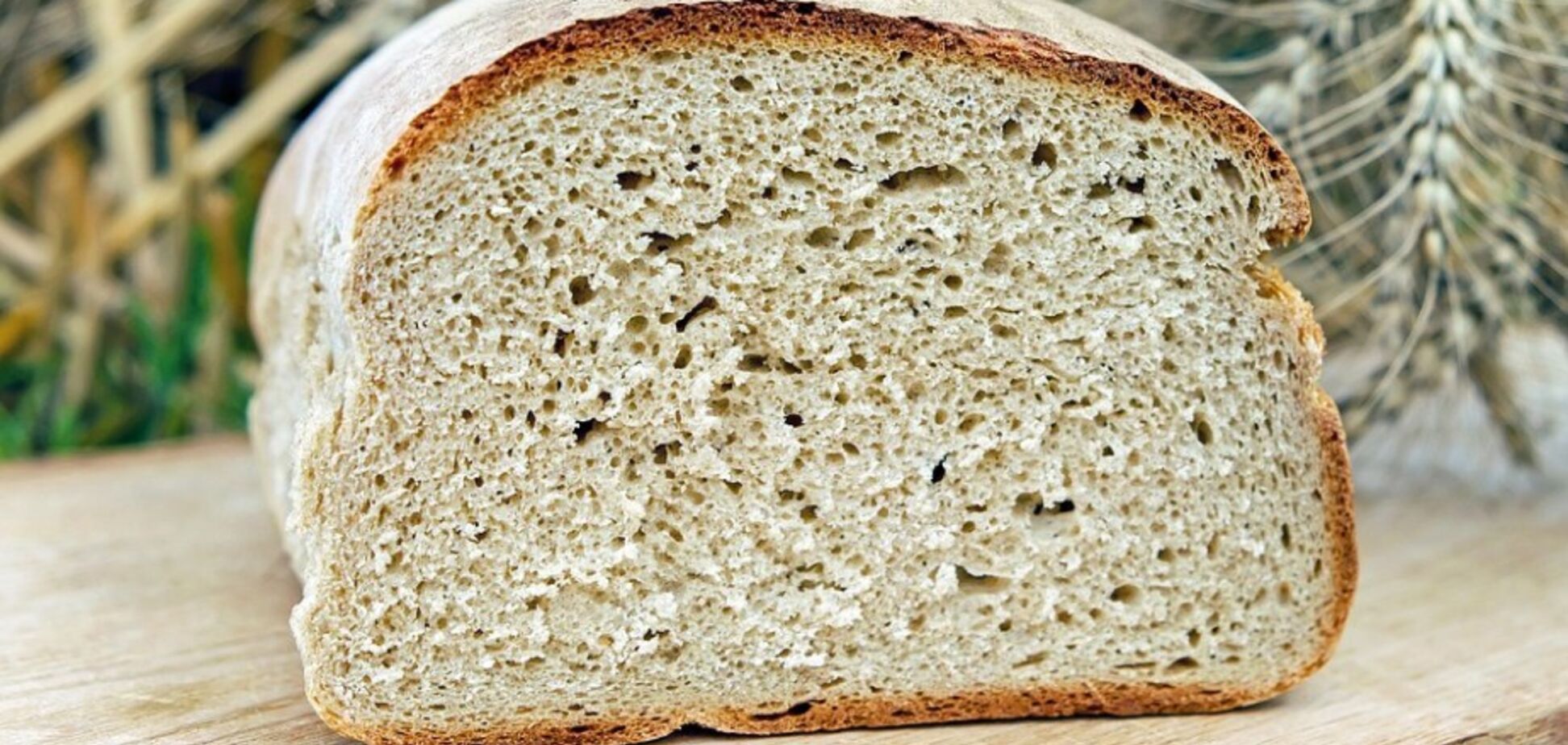 Без дрожжей, муки и замеса: как приготовить домашний хлеб за 7 минут