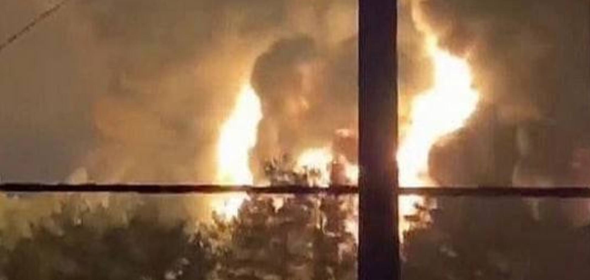 В Брянской области боеприпас попал по резервуарам с нефтепродуктами и вызвал пожар