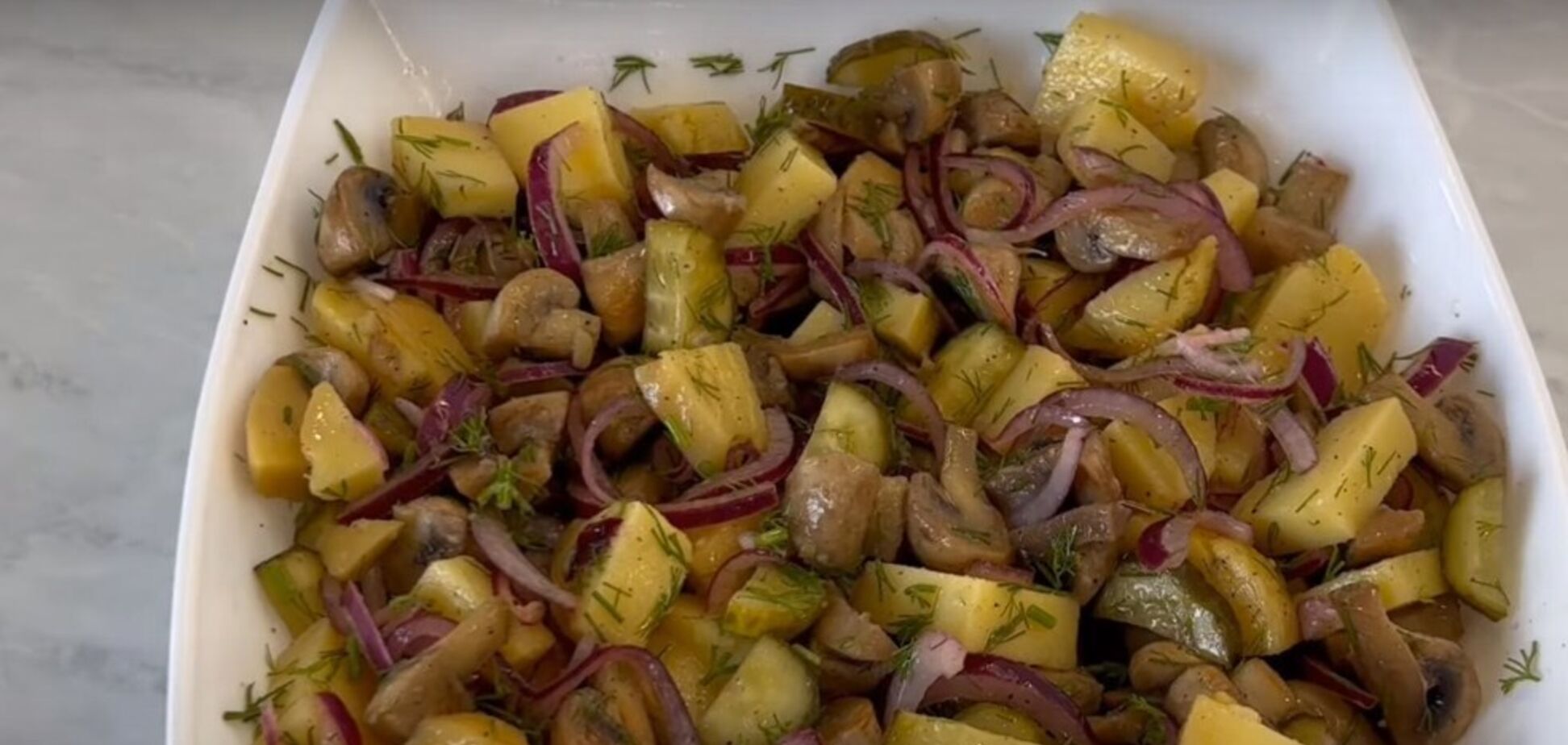 Немецкий картофельный салат с грибами: рецепт без майонеза