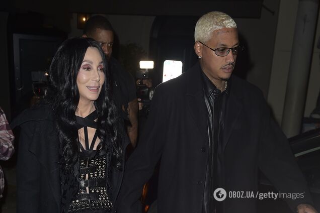 76-річна Шер підтвердила роман із молодшим за неї на 40 років продюсером. Фото