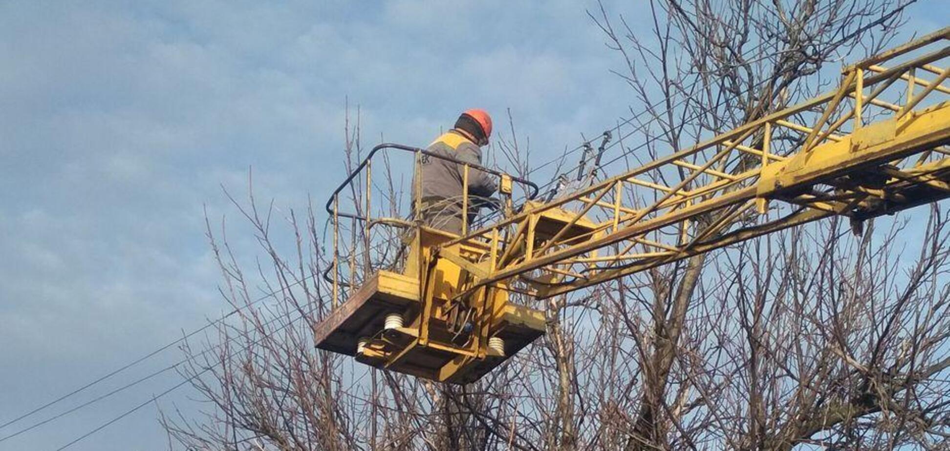 Енергетики ДТЕК разом із ЗСУ повернули світло ще понад 1000 родин на Донеччині