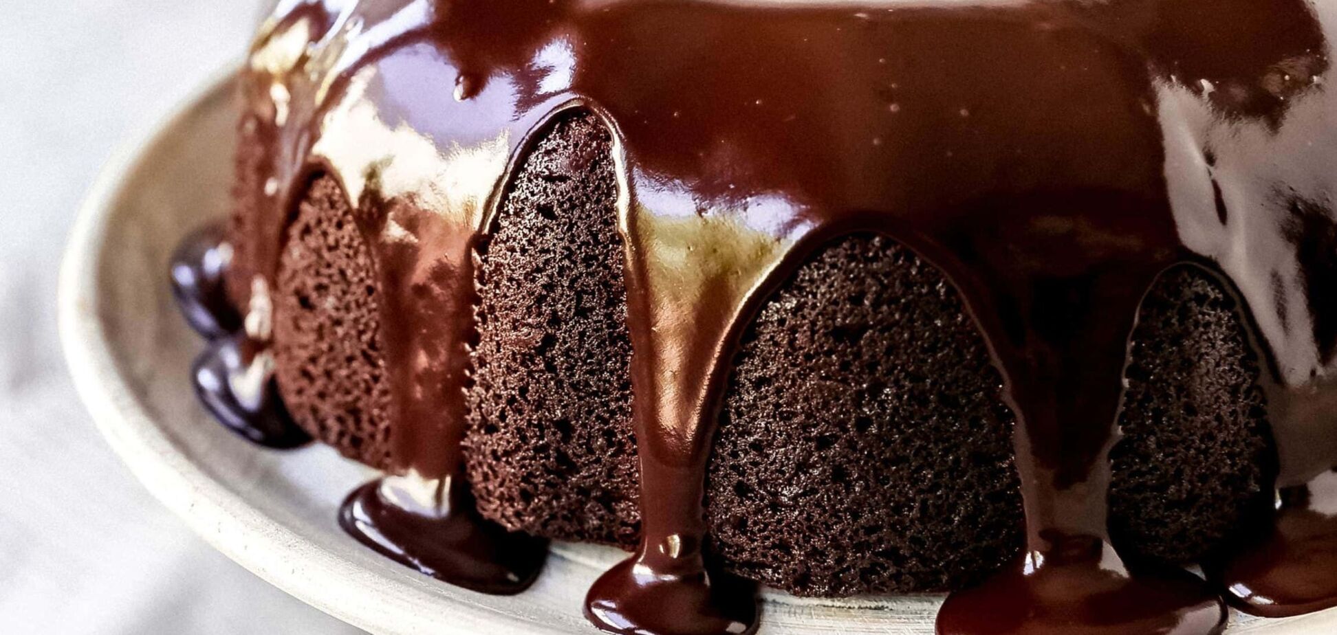 Пухкий шоколадно-банановий кекс: можна їсти у піст