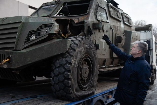 'Боеспособность красавца восстановим': Порошенко профинансирует ремонт подбитого МLS Shield, спасшего жизнь 11 десантников