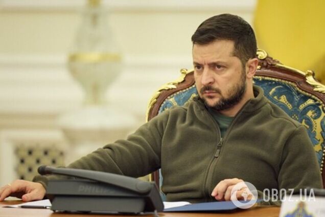 Росія знищує на Донбасі місто за містом, але наші Герої мужньо тримають оборону і втримують тиск ворога, – Зеленський