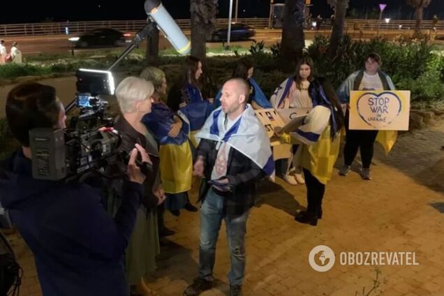 Зупиніть російський фашизм: у Тель-Авіві біля посольства РФ влаштували акцію на підтримку України