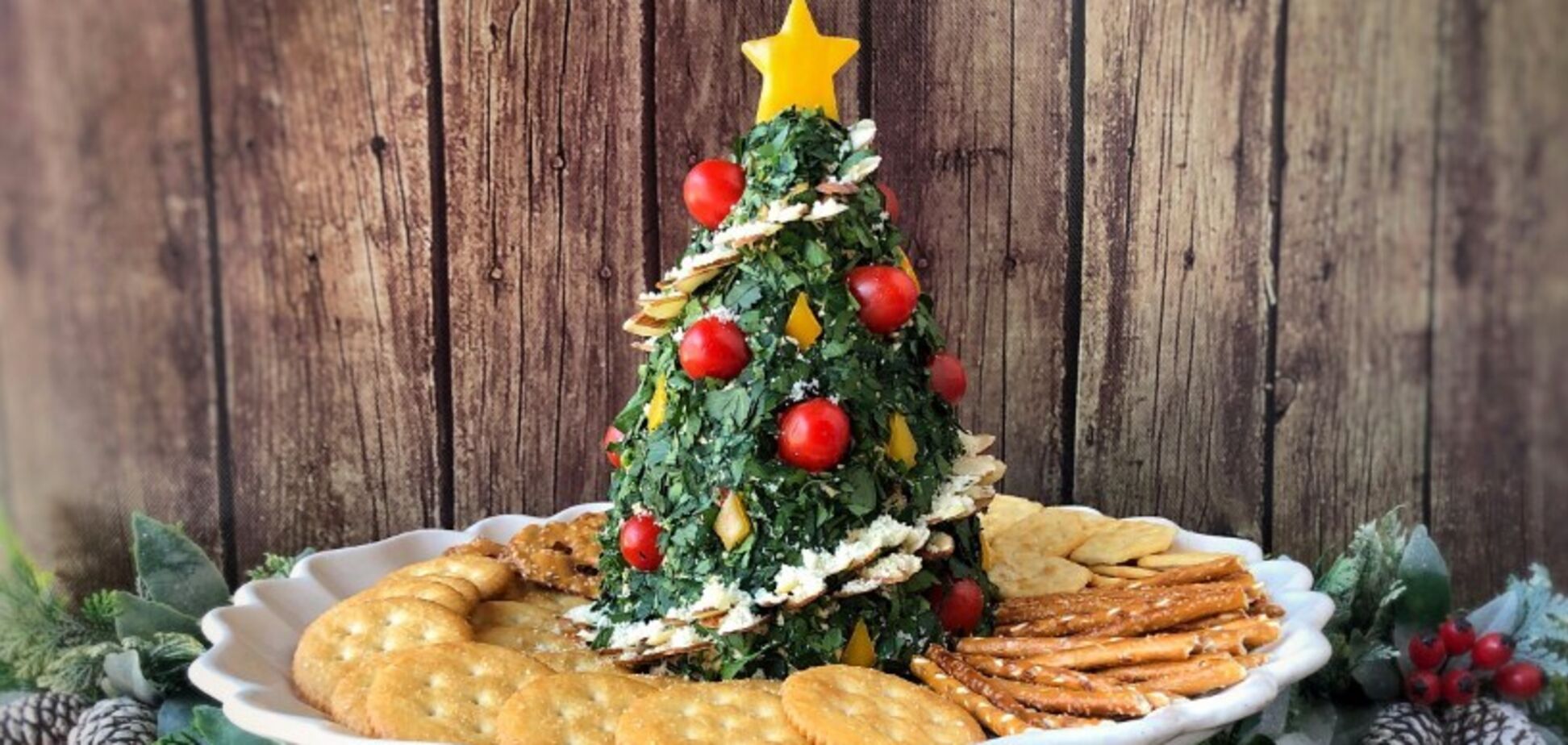 Популярна новорічна закуска 'Ялинка' на крекерах: що додати для пікантності