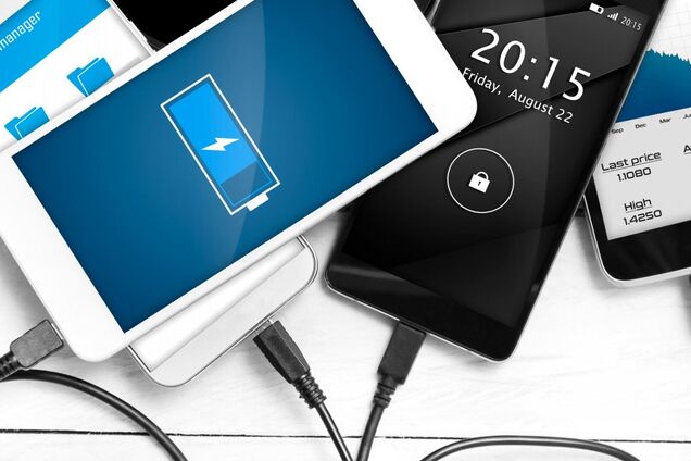 Как правильно зарядить смартфон: эксперты назвали главные ошибки