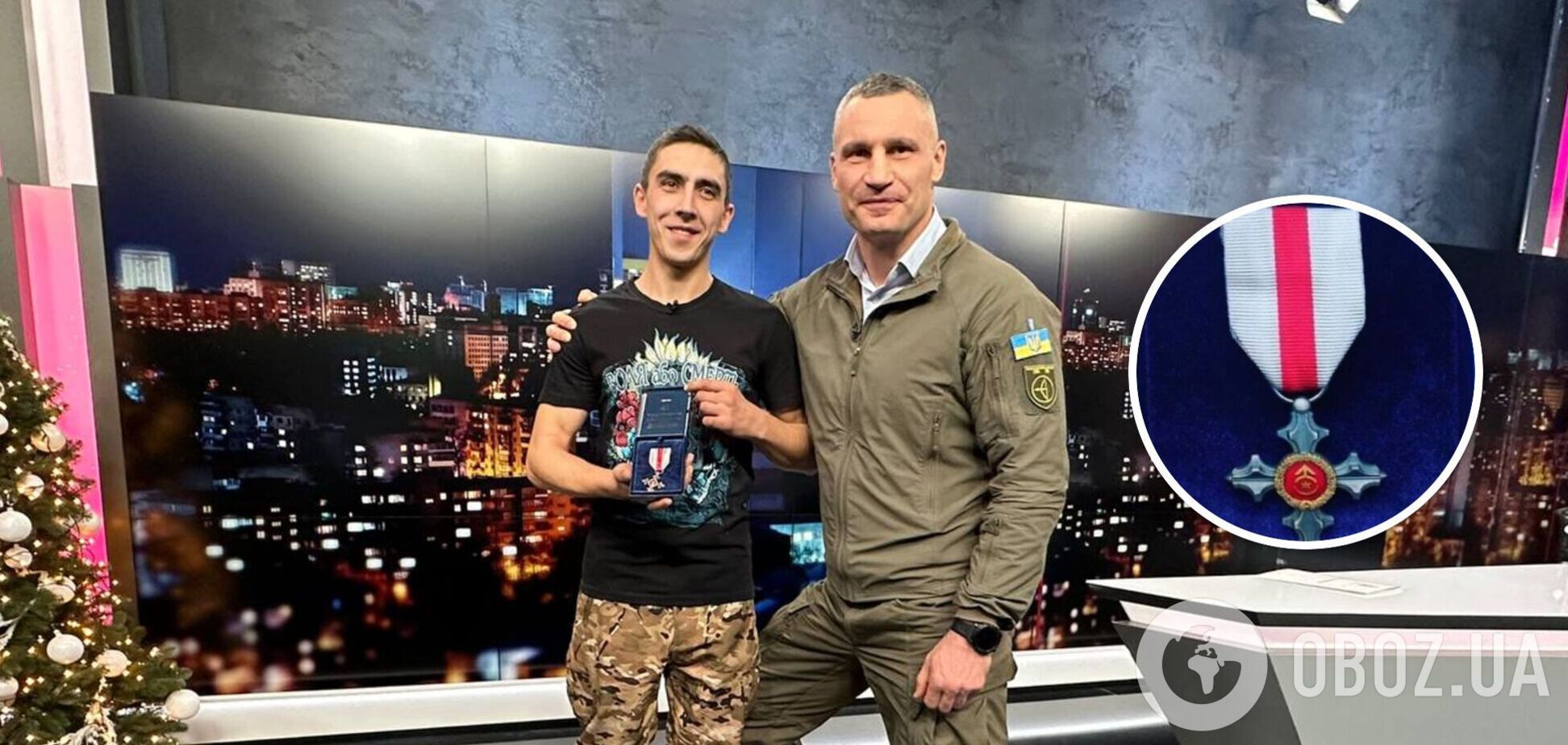 Кличко вручил 'Стальной крест' 25-летнему теробороновцу, который с пулемета сбил российскую крылатую ракету. Фото