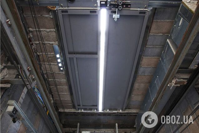 Мужчина упал в шахту лифта