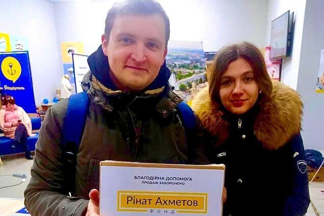 Переселенцы в Виннице получили гигиенические наборы от Фонда Рината Ахметова