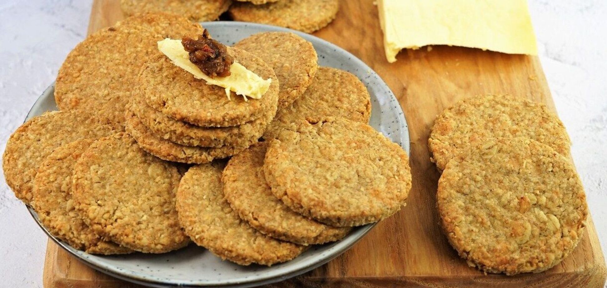 Хрустке вівсяне печиво з мінімальним вмістом борошна: випічка за 15 хвилин