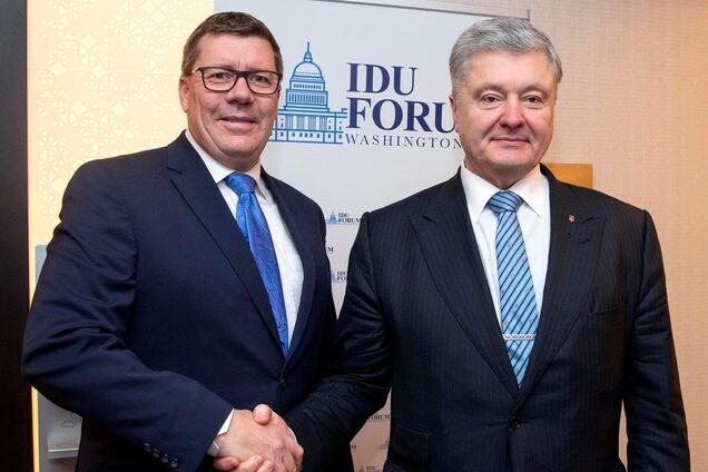 Порошенко встретился с премьером провинции Саскачеван и призвал Канаду увеличить военную помощь Украине
