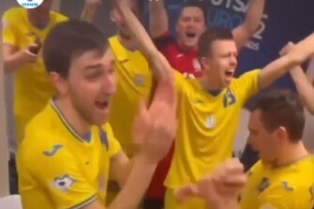 Украинские футзалисты спели ''Червону руту'' после выхода в полуфинал Евро-2022