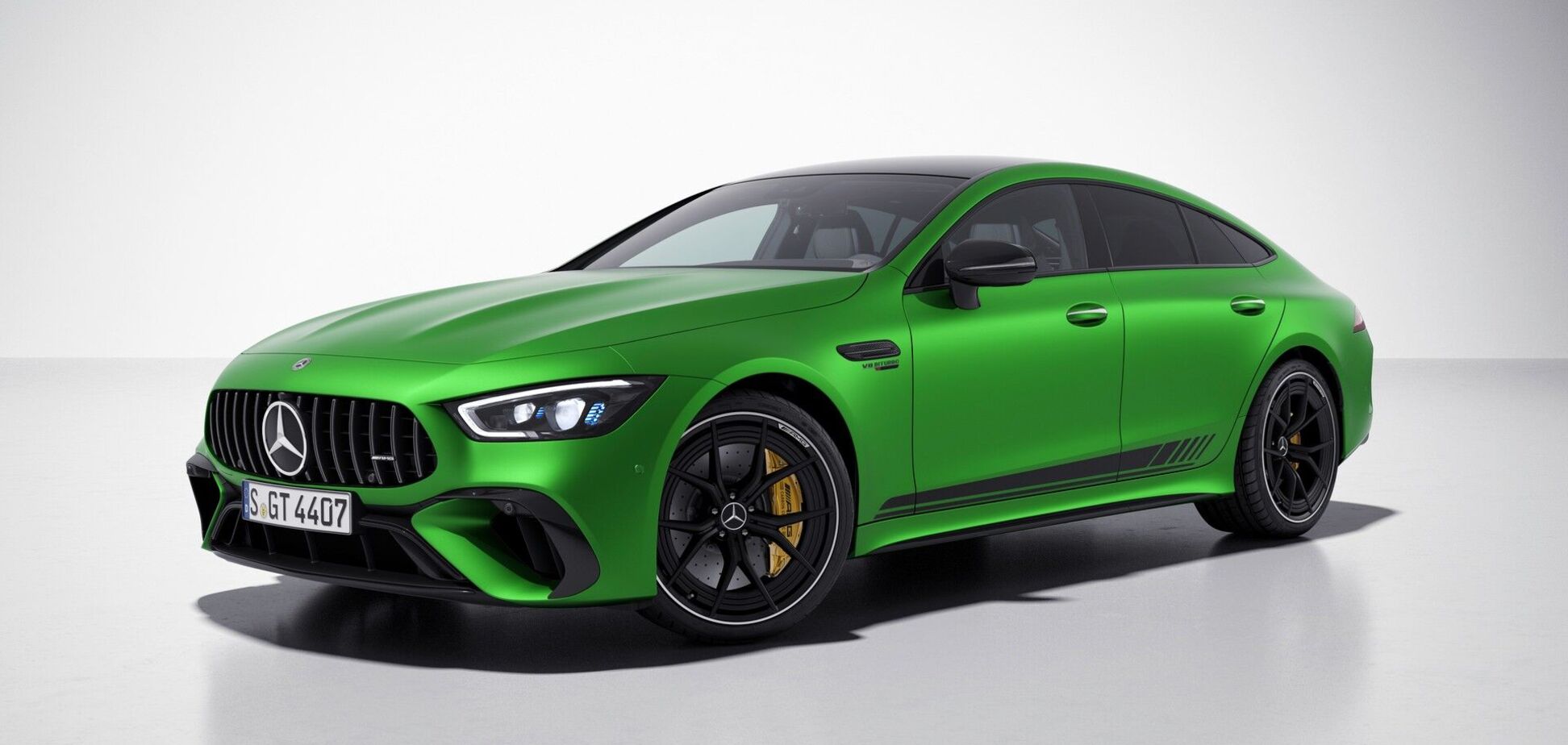 В Европе стартовали продажи обновленного спортседана Mercedes-AMG