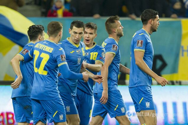 Сборная Украины по футболу опустилась в мировом рейтинге, но осталась выше России