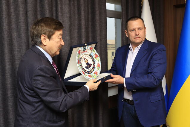 Борис Філатов обговорив перспективи міжкультурного співробітництва з послом Азербайджану Ельмірою Ахундовою