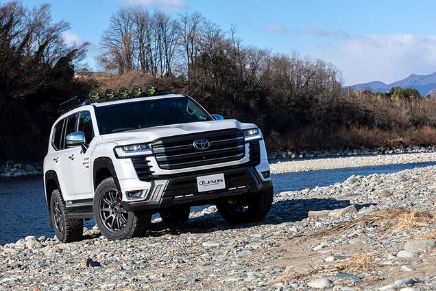 Ательє Jaos показала свою версію Toyota Land Cruiser 300