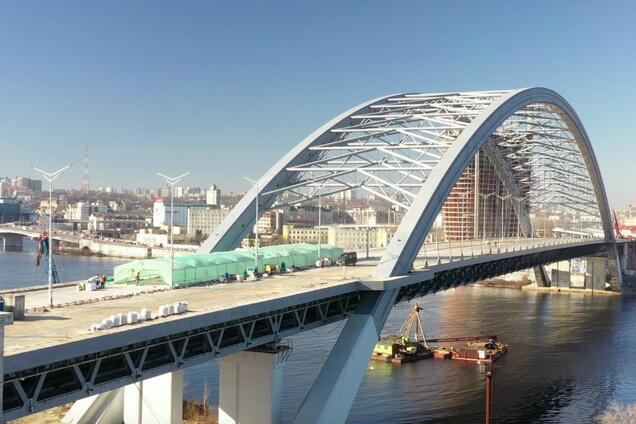 На Подольско-Воскресенском мостовом переходе продолжаются работы. Видео