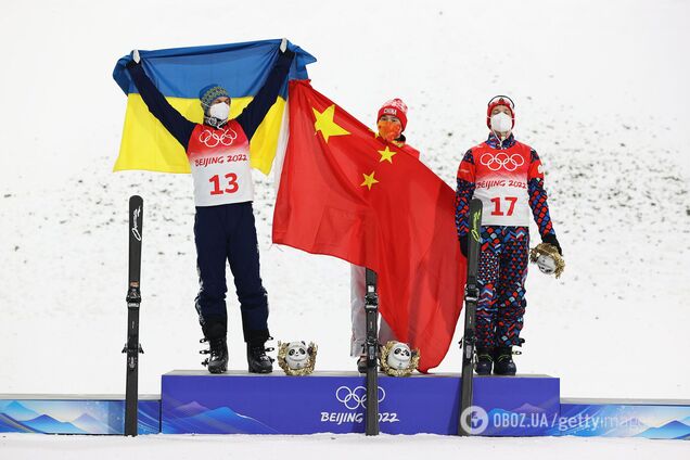 Российский фристайлист обнял украинца Абраменко после завоевания медалей Олимпиады