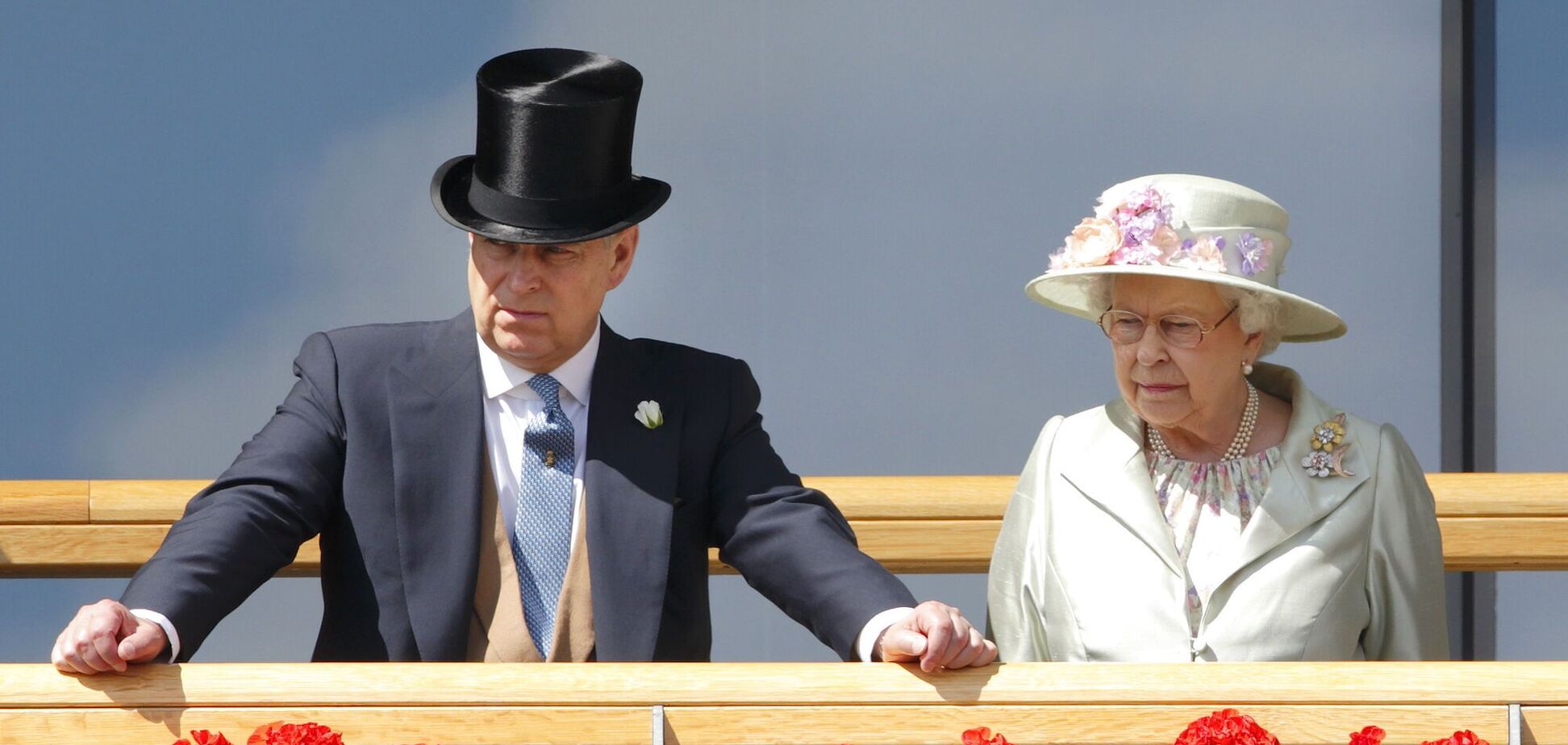 Принц Эндрю и королева Елизавета II